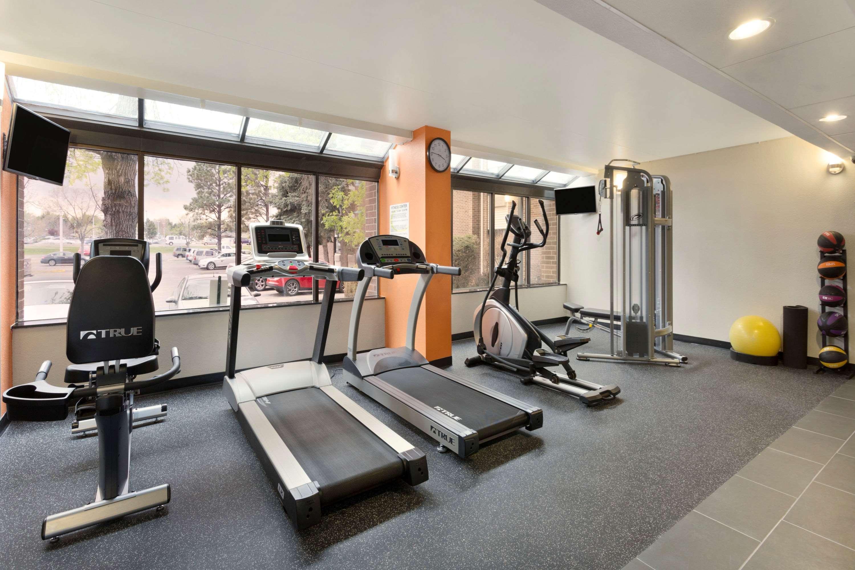 Super 8 By Wyndham Westminster Denver North Ngoại thất bức ảnh